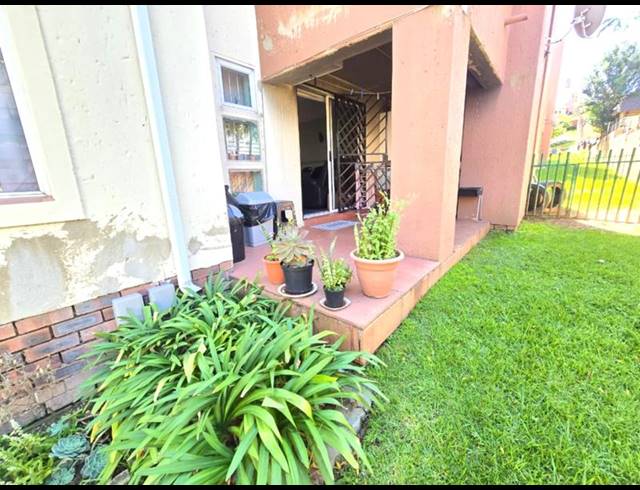 2 BEDROOM TOWNHOUSE FOR SALE IN WINCHESTER HILLS